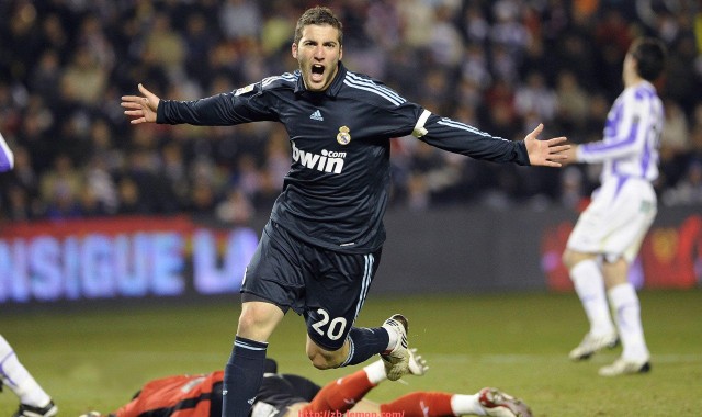 柠檬体育直播-休斯顿火箭队比赛现场实况报道及球迷互动体验